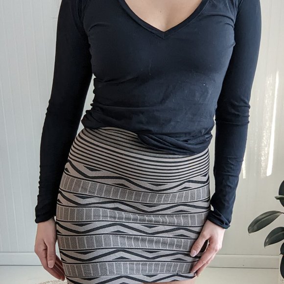 BCBG Patterned skirt xs - Picture 1 of 4